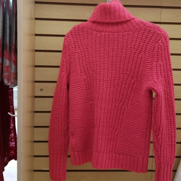 Banana Republic women's extra small sweater - Picture 2 of 3